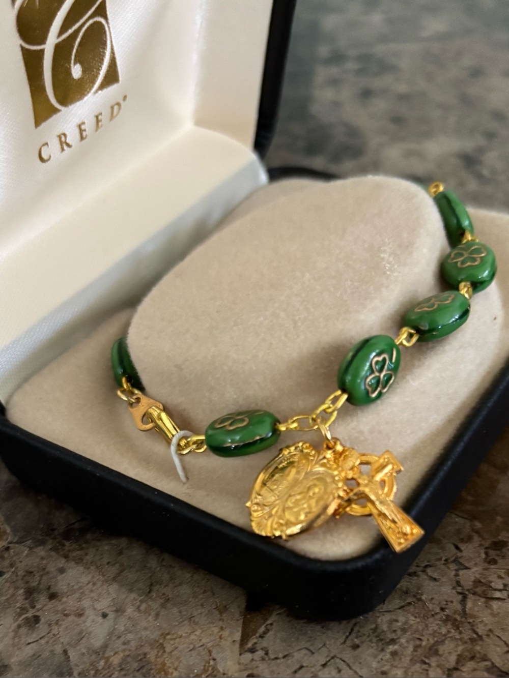Creed Jewelry Bracelet Imprint Shamrock Green/Gold Rosary Celtic Collegiate New - Picture 2 of 6